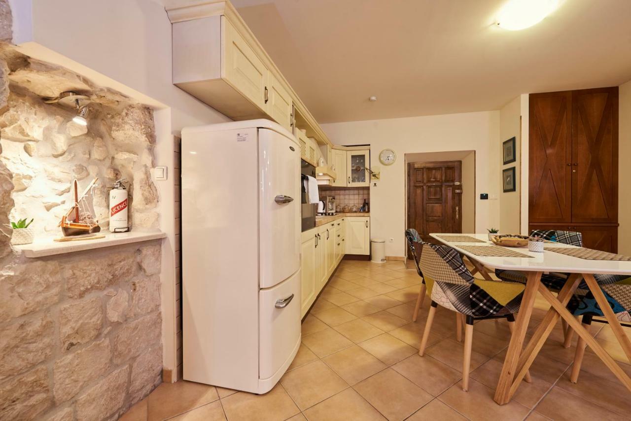 Apartment Capo Residence - Old Town - Parking Trogir Dış mekan fotoğraf